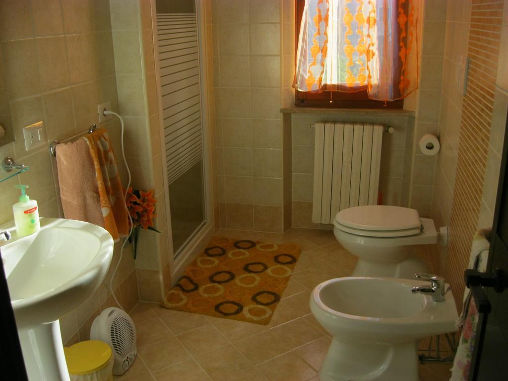 Apartment Via Vittoria Bastia Umbra Habitación foto